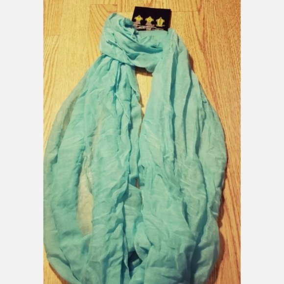 Multi Loop Scarf New - Picture 4 of 9